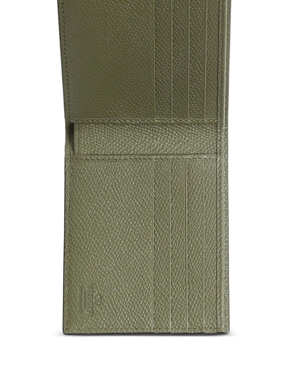 Valentino Garavani Men Vlogo Signature Grainy Calfskin Bi-Fold Wallet