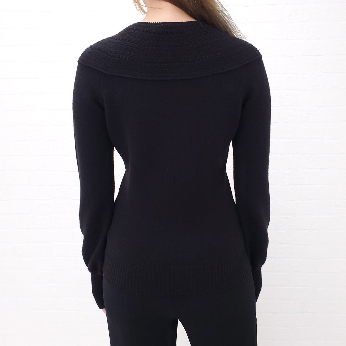 GUCCI BLACK SWEATER WITH TASSEL DETAIL - SIZE M