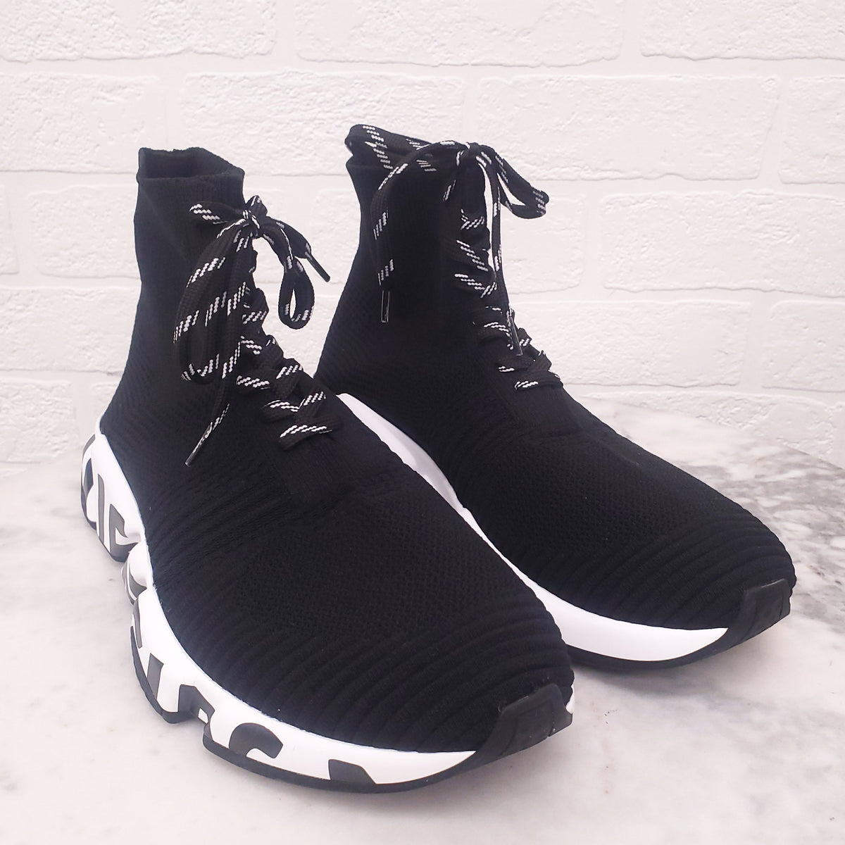 BALENCIAGA BLACK SNEAKERS - SIZE 41