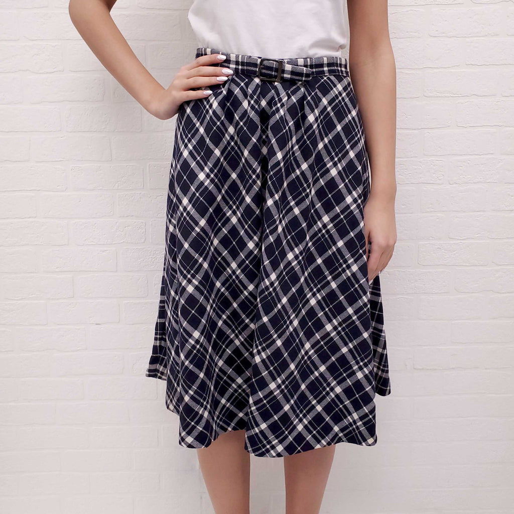 CHRISTIAN DIOR NAVY AND WHITE PLAID SKIRT - SIZE 8
